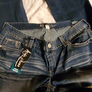Ariya Jeans - Brand new ariya Jean's size 16 reg bootcut Ariya Jeans - Brand new ariya Jean's size 16 reg bootcut